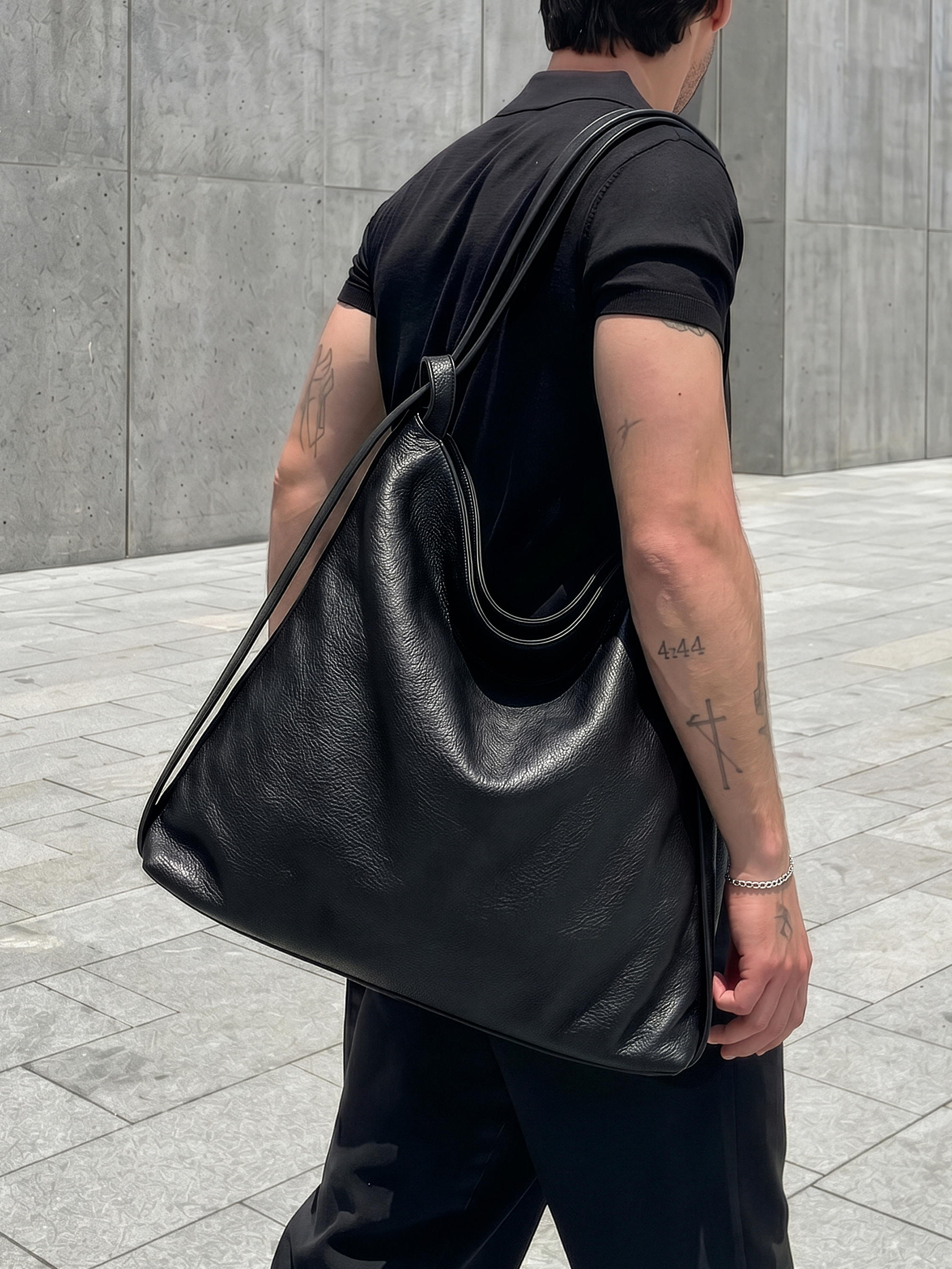 Versa Carryall Black Convertible Leather Tote