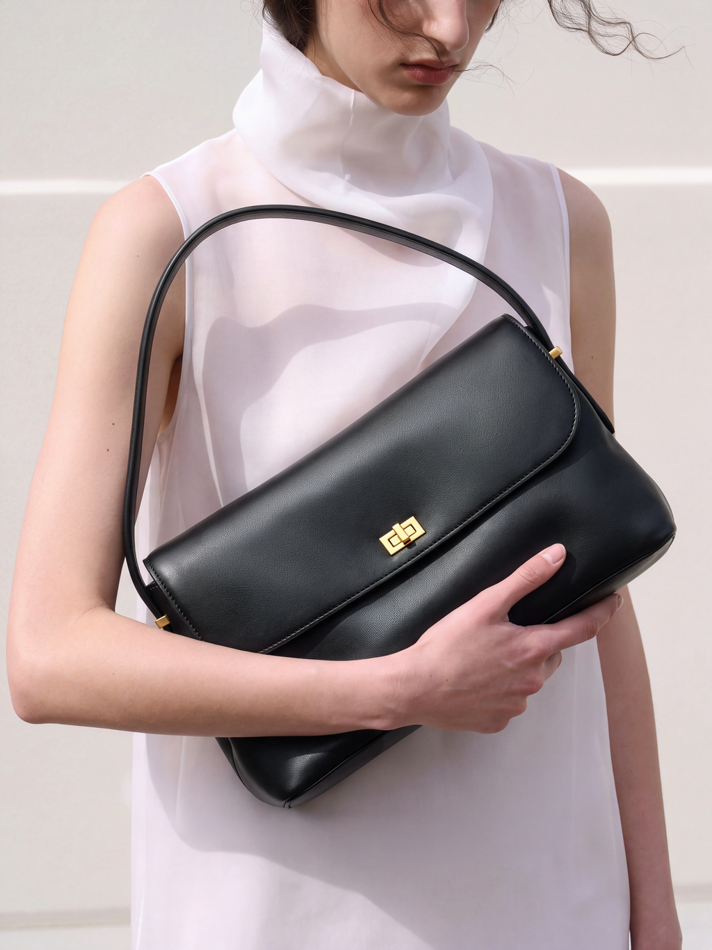 Otium Black Leather Shoulder Bag