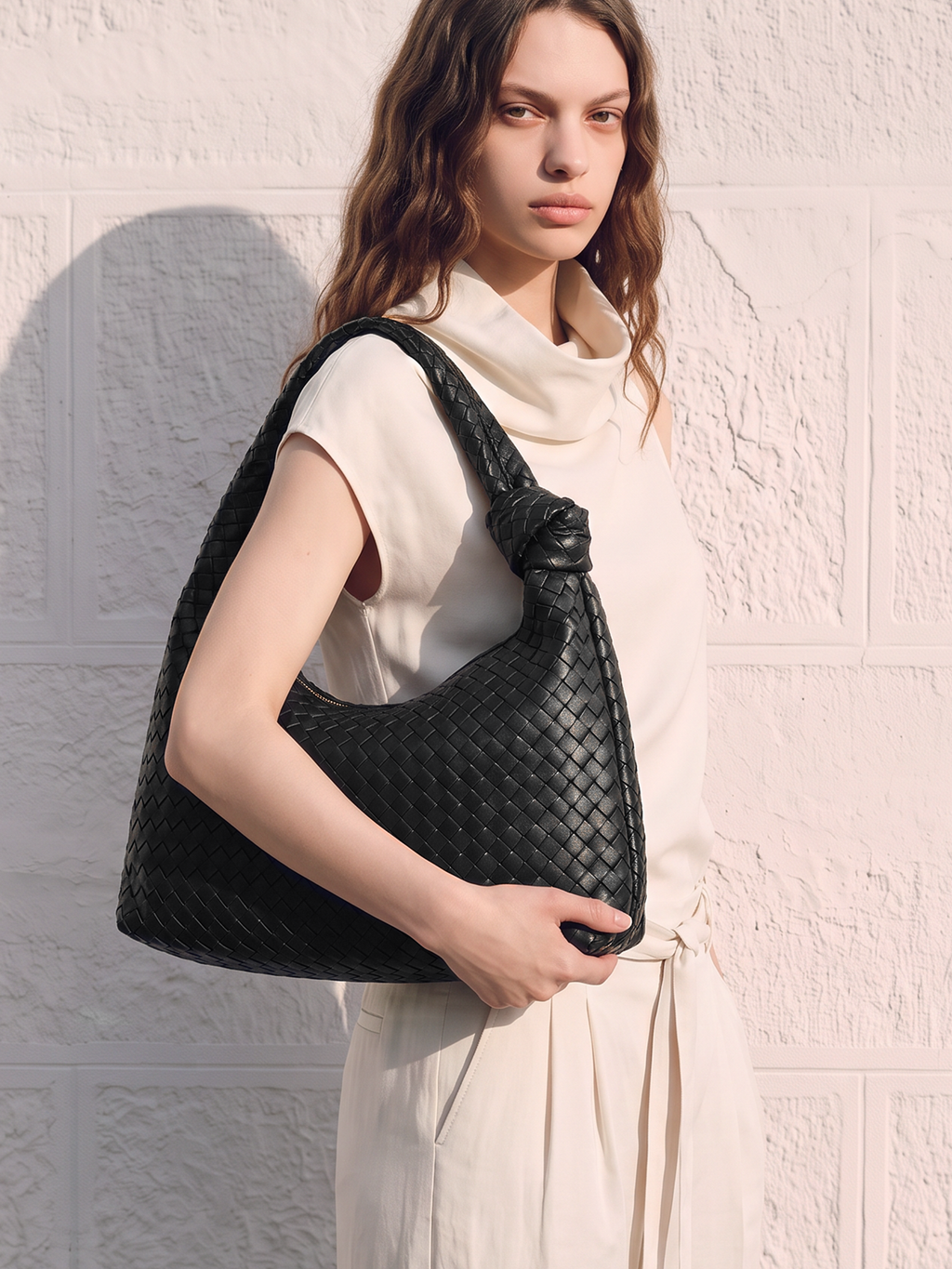 Nodo Black Woven Shoulder Bag