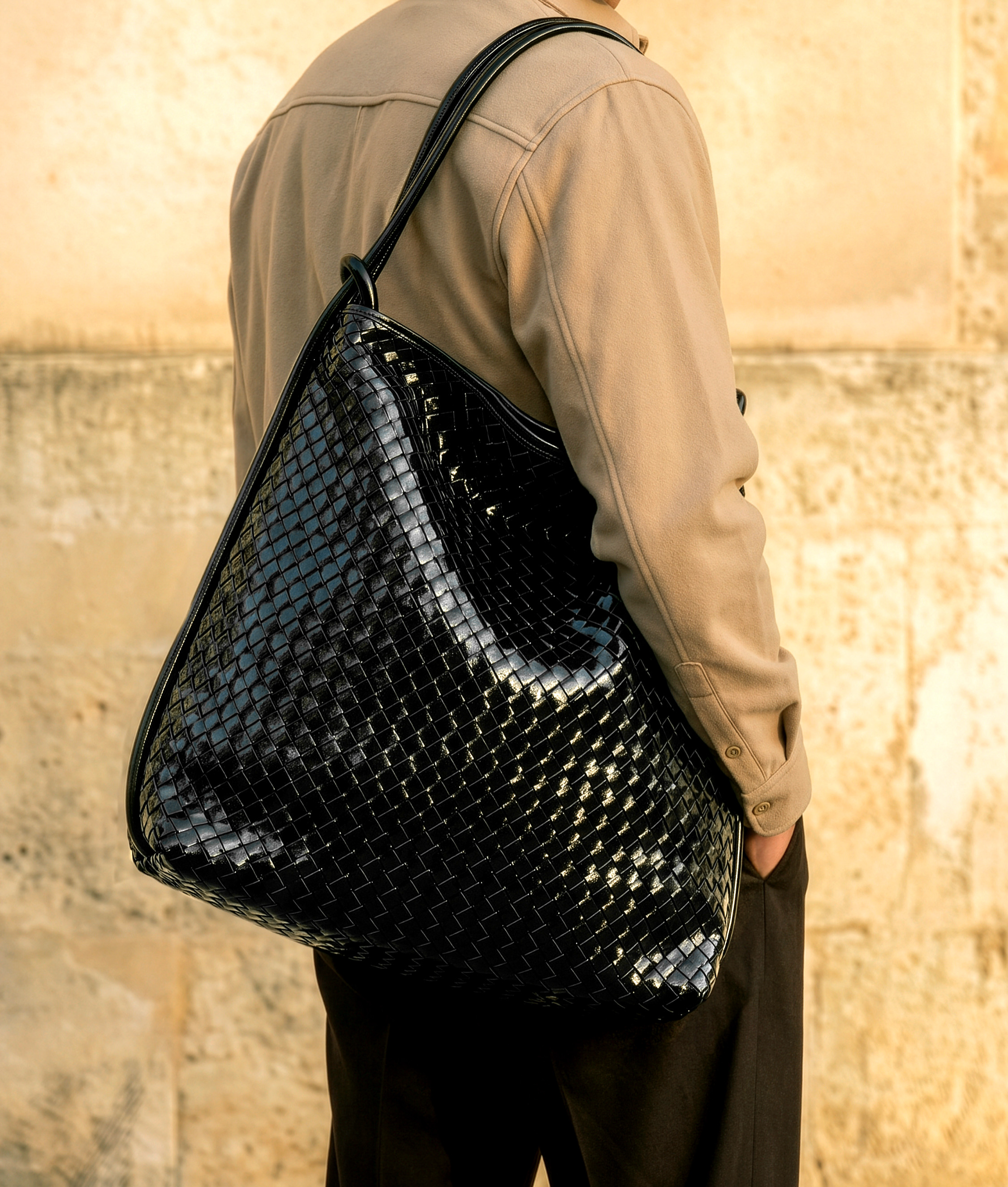 cvtvlist バック Versa Large Black Woven Convertible Leather Tote – Vellatini