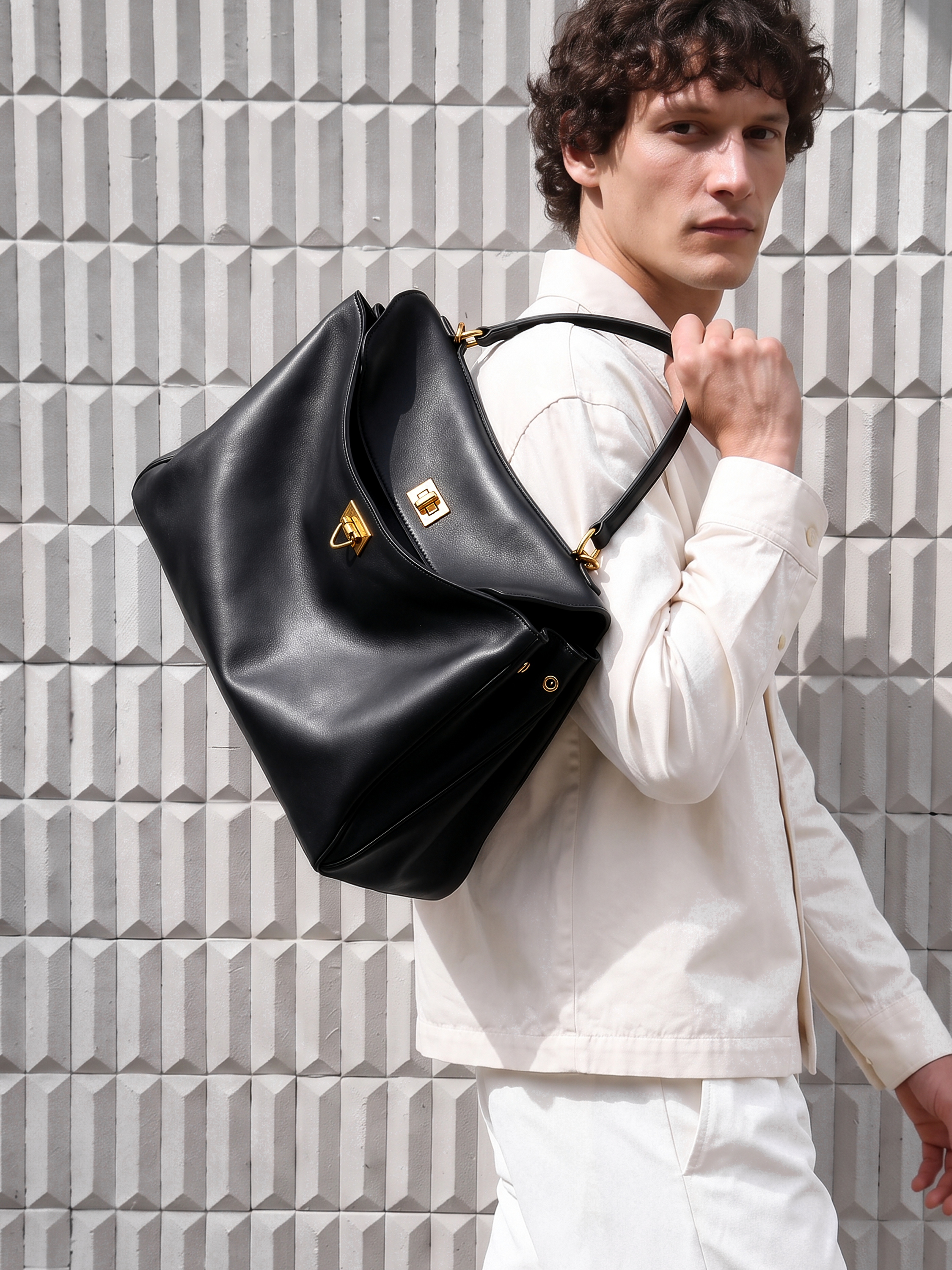 Soluta Black Leather Top Handle Bag